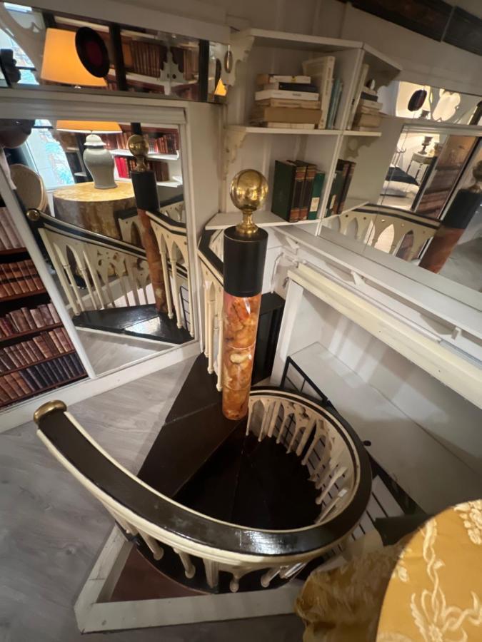 Av Montaigne Champs Elysee Paris Luaran gambar