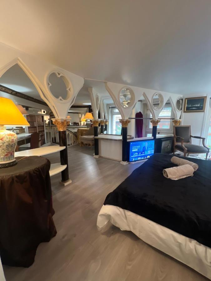Av Montaigne Champs Elysee Paris Luaran gambar
